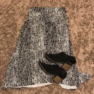 Black and white Lularoe Azure. Size L.